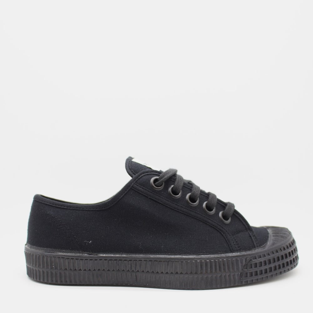 Star Master (21) - All Black